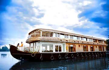 premium Houseboat booking in Kerala